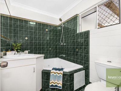 1 / 18 Redpath Street, North Ward