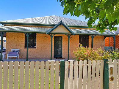 4 Ogilvy St, Blayney
