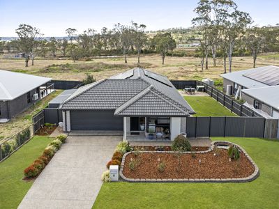 6 Jodie Louise Avenue, Cotswold Hills