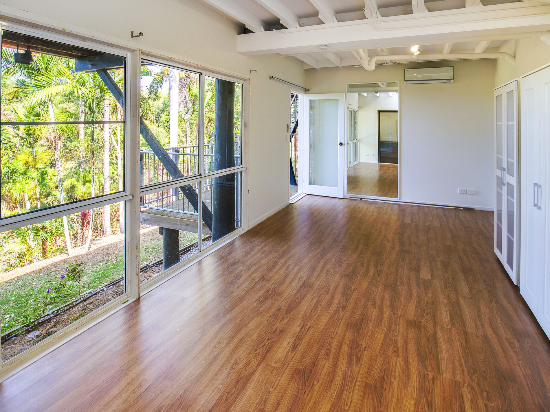 9 Hinterland Cl, Tinbeerwah