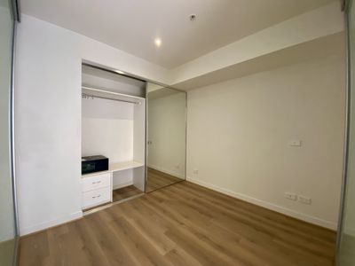 1020 / 572 St Kilda Road, Melbourne