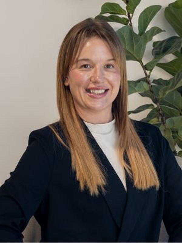 Anne Suares