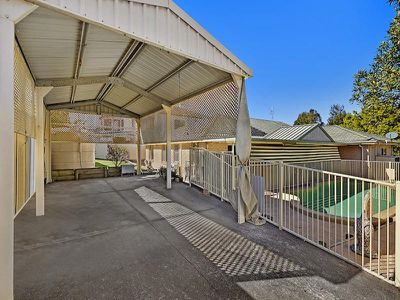 10 Flame Tree Cl, Hamlyn Terrace