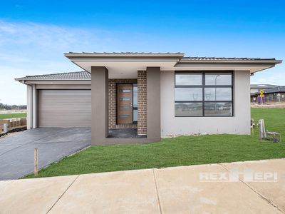 4 Sallen Street, Clyde North