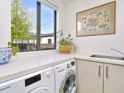 102 Hills Road, Edgeware