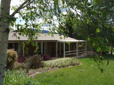 3 Feathertop Street , Tawonga South