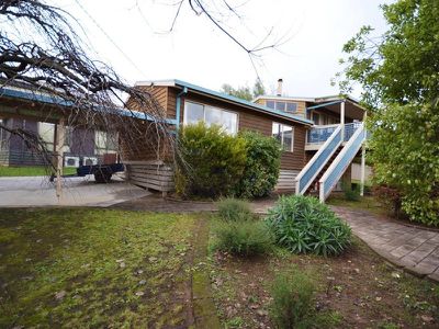 1 Wonnangatta Avenue , Tawonga South