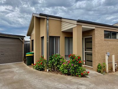 2 / 7 Deborah Street, Werribee