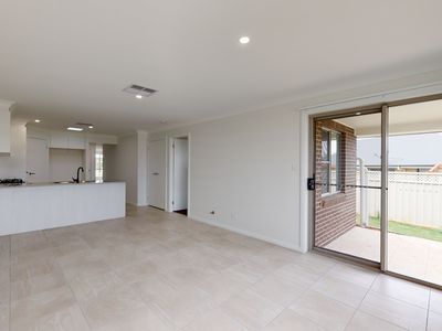 50b Champagne Drive, Dubbo