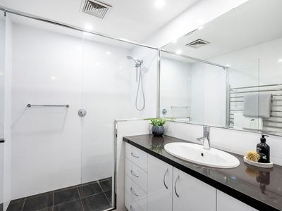 16 / 110 Mounts Bay Road, Perth