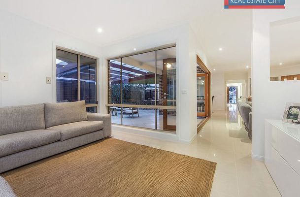 72 Axminster Drive, Craigieburn