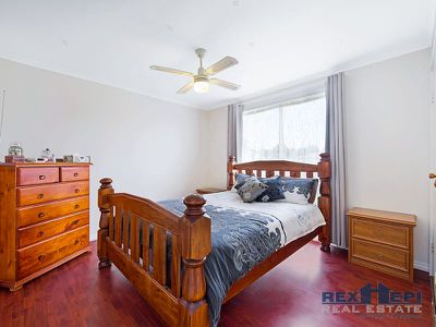 72 Oaktree Drive, Hampton Park