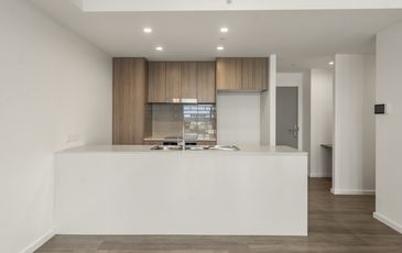 31001 / 2 Main Street, Varsity Lakes