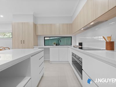 16A Woods Avenue, Cabramatta