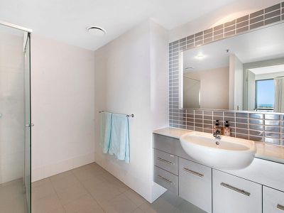 229 / 105 Scarborough Street, Southport
