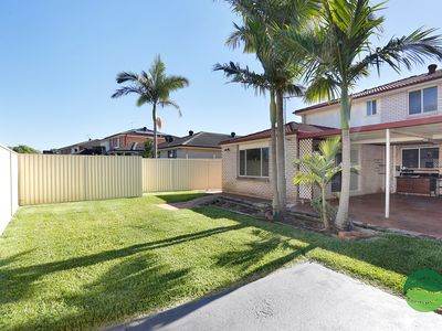 23 Gillian Crescent, Hassall Grove