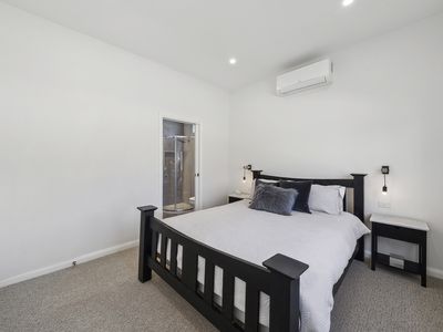 42 Oak Street, Seymour