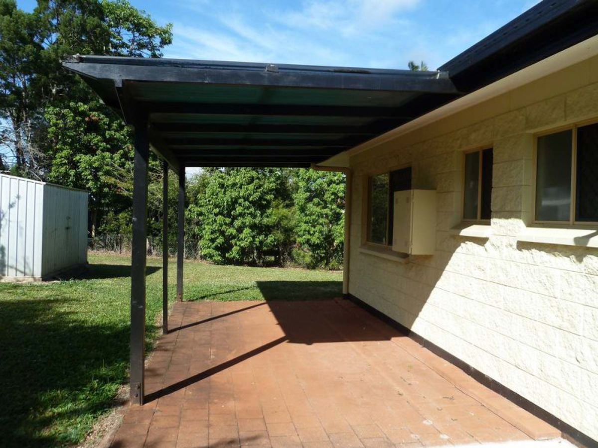 6 Larkin Close, Atherton
