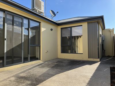 4 / 3 McNabb Avenue, Geelong West