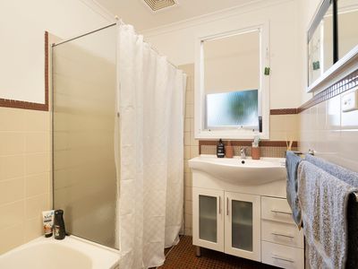 12 Manoora Drive, Hallett Cove