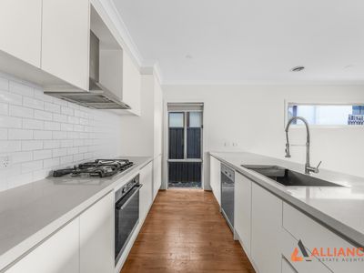 18 Marathon Boulevard, Craigieburn