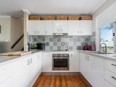 2 Kallay Street, Pacific Paradise
