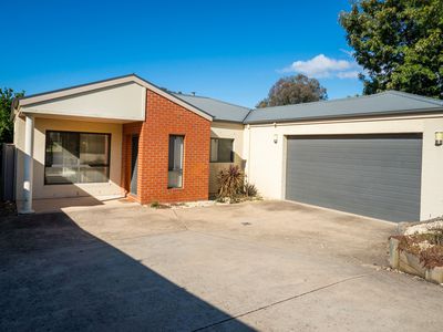 2 / 60 Mitchell Street, Wodonga