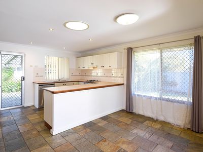 28 Parkway Road, Bibra Lake