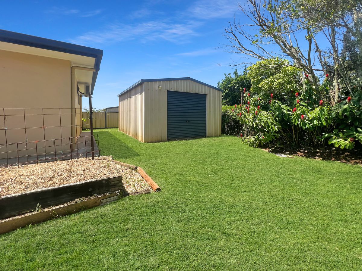 8 Jannina Drive, Atherton