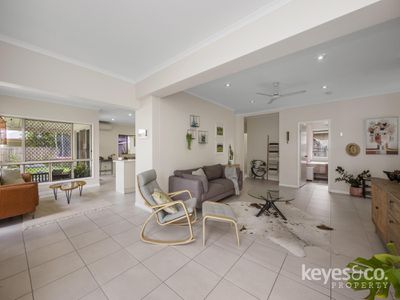 10 Carisbrooke Court, Annandale