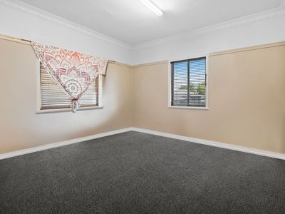 27 Thurso Street, North Booval