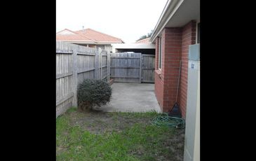 1 / 20 Bluegum Court, Narre Warren