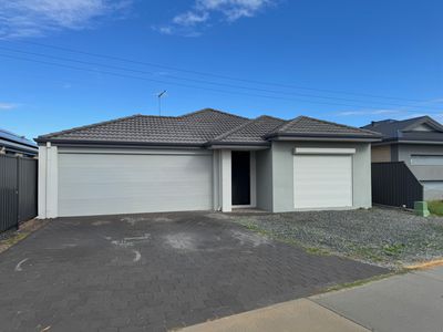 16 Sturrock Close, Hilbert