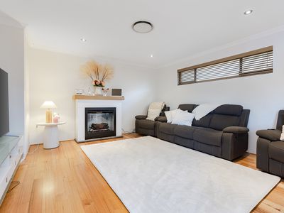 6 Lomatia Ramble, Halls Head