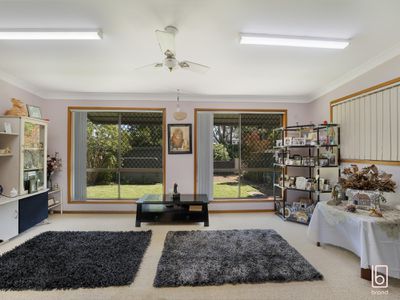 16 Nicholson Crescent, Toukley