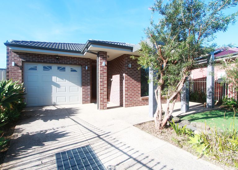 2A  Hunsford Avenue, Notting Hill