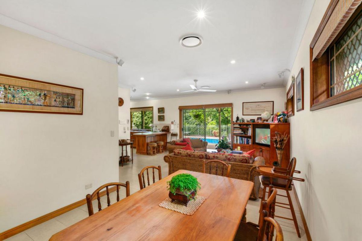35 Nerang River Drive, Nerang