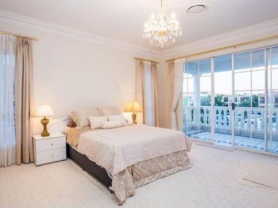 11 The Sovereign Mile, Paradise Point