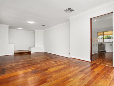 14 Keenan Way, Winthrop