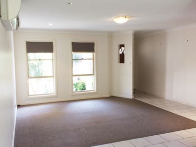 2 / 13 Parkes Street, Oak Flats