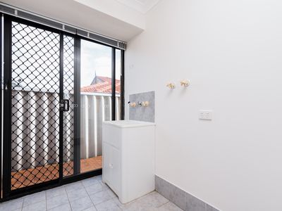 1/31 Holder Street, St James