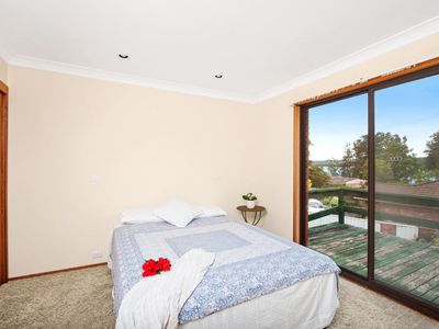 11 Kings Point Drive, Kings Point