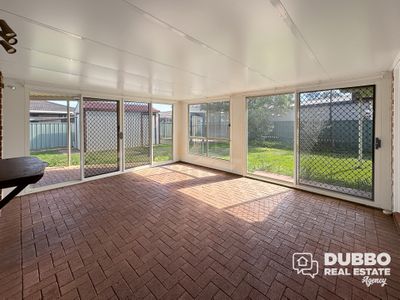 6 Tulloch Place, Dubbo