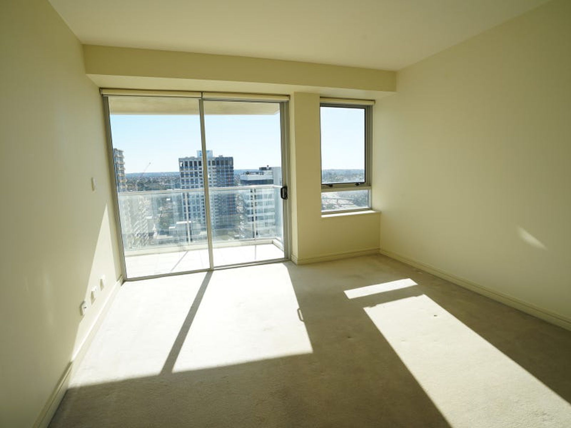 2206 / 79-81 Berry Street, North Sydney