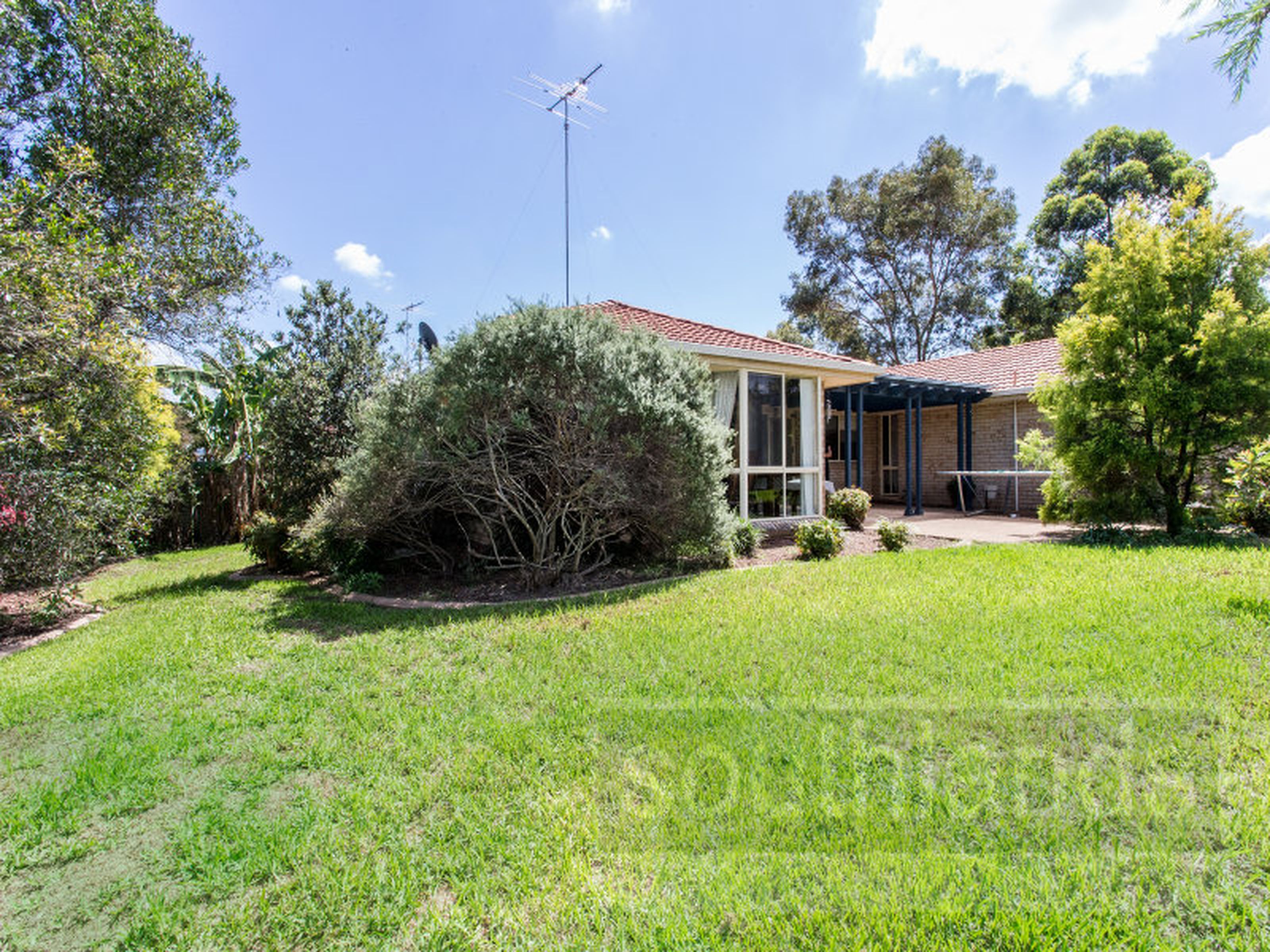 4 Brigadoon Ave, GLENMORE PARK