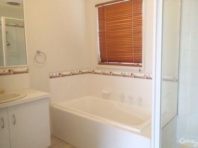 14 Bateman Grove, Hampton Park