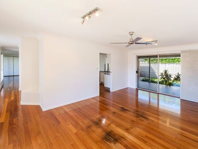 5 Admiralty Drive, Safety Beach