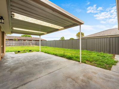 6 Langholme Court, Sale