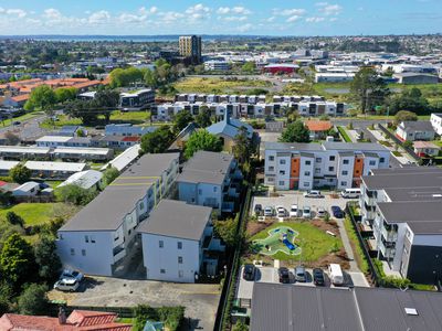 12 / 6 Islington Avenue, New Lynn