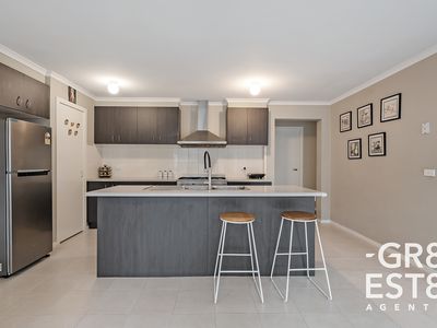16 Avendon Court, Narre Warren South